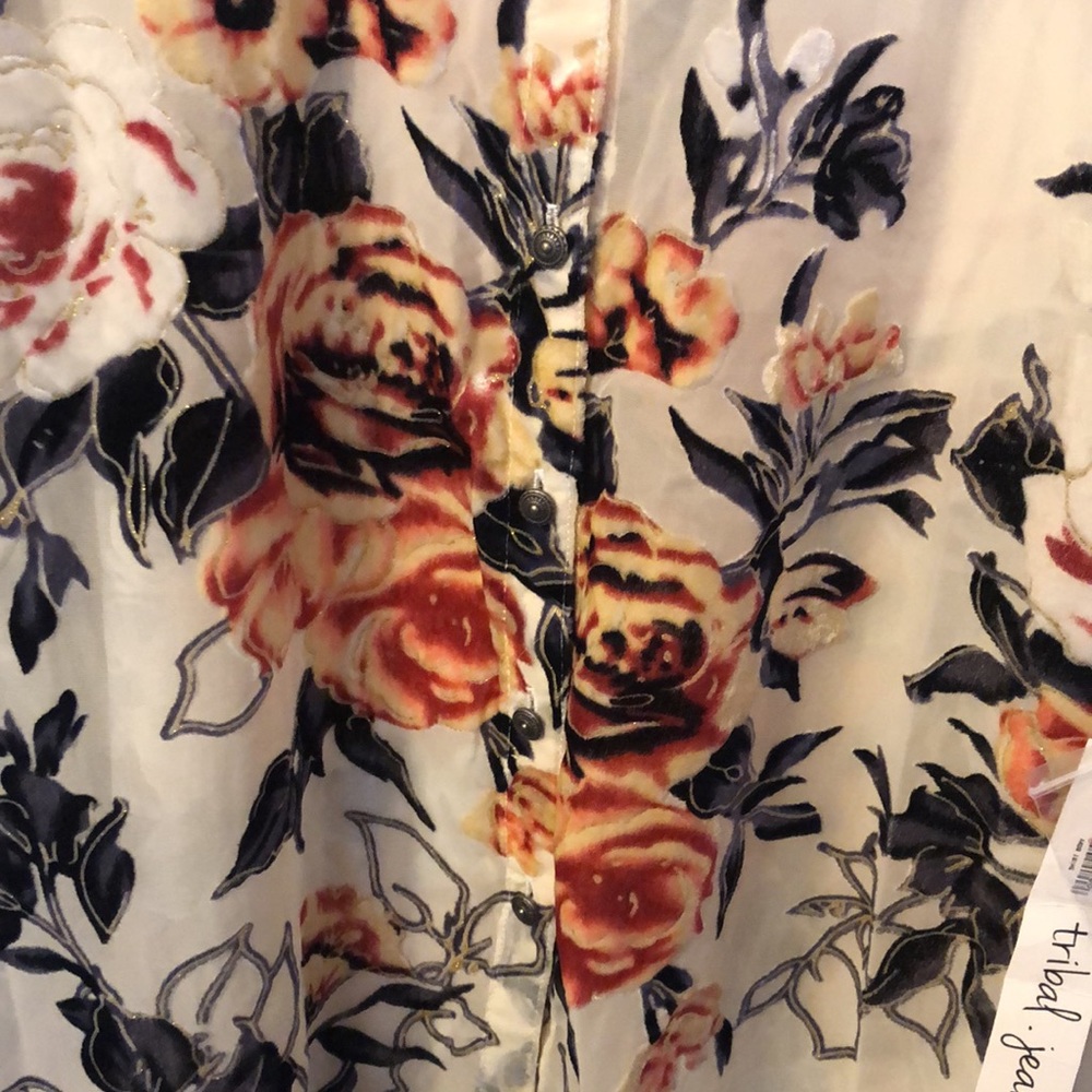 Tribal Jeans sheer Blouse w/ textured floral print size L - Picture 5 of 9